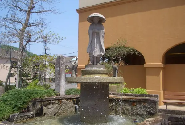 湯郷鷺温泉館