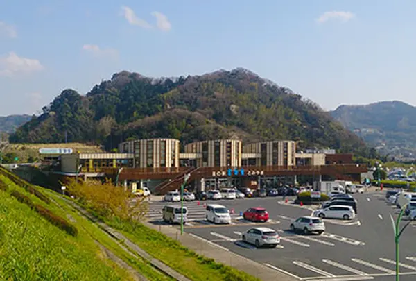 ハイウェイオアシス富楽里・道の駅 富楽里とみやま 青倉商店