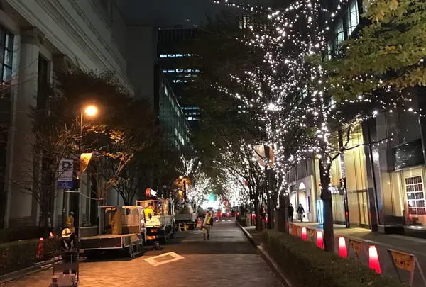 丸の内ブリックスクエア (Marunouchi BRICK SQUARE)