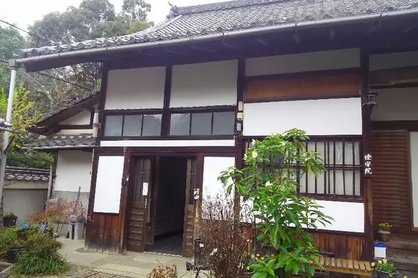 ご本尊拝観とご朱印授与はこちら