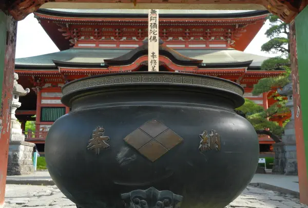 香炉に武田菱