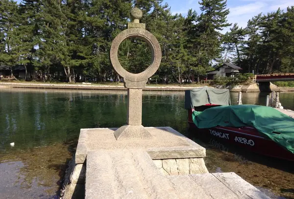 智恵の輪灯籠