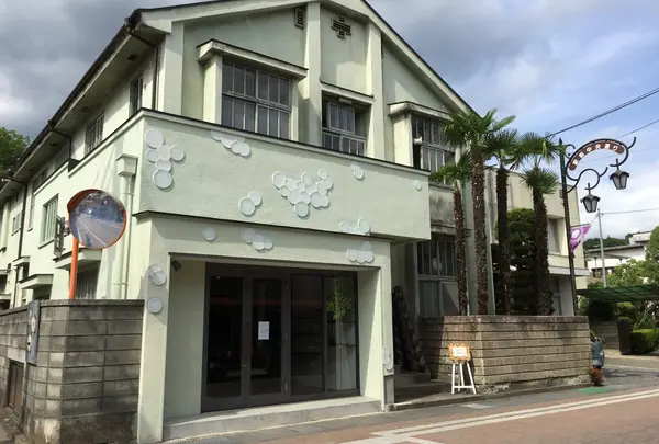 麗潤館