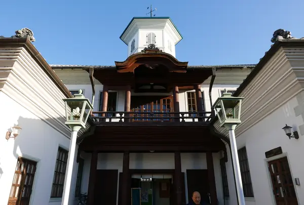 白雲館