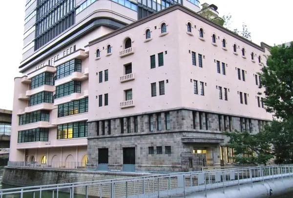 船をイメージした建築