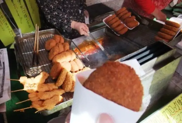 揚げ立てコロッケが美味い！
