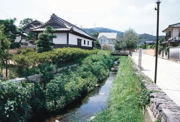 長府藩武家長屋と壇具川
