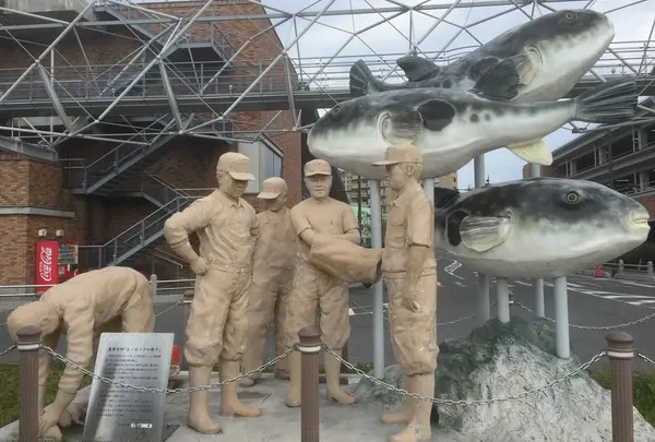 ふくのセリの様子の像