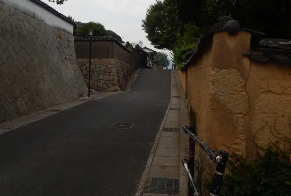 切り通し