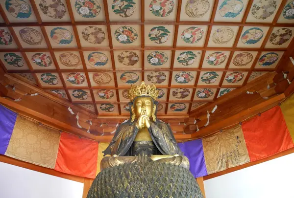 八角形の大日堂