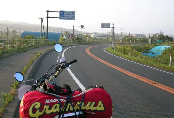 道路は誰も走っていません