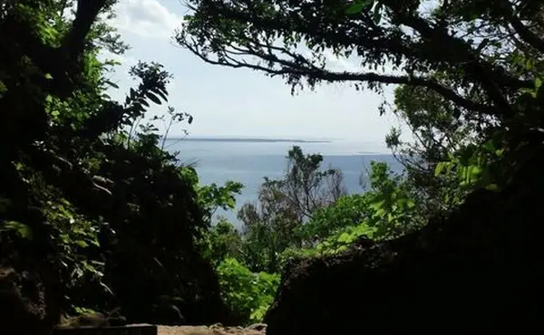 三庫理（サングーイ）から見える久高島