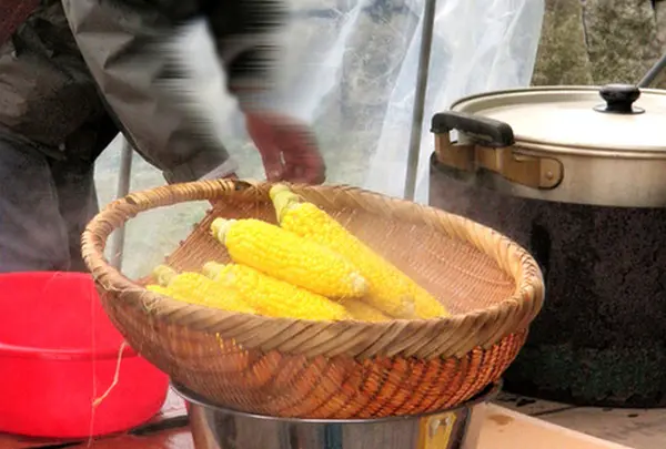 朝もぎ ゆでたて とうもろこし