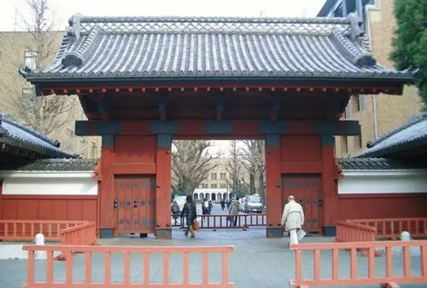 東大 赤門