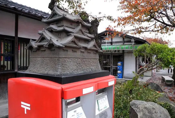 城のポストを発見