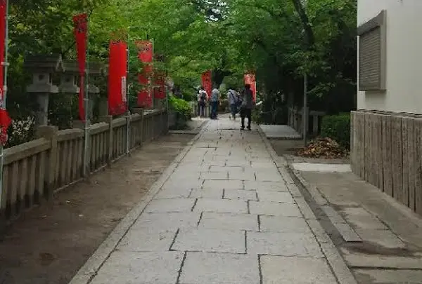 静かな参道