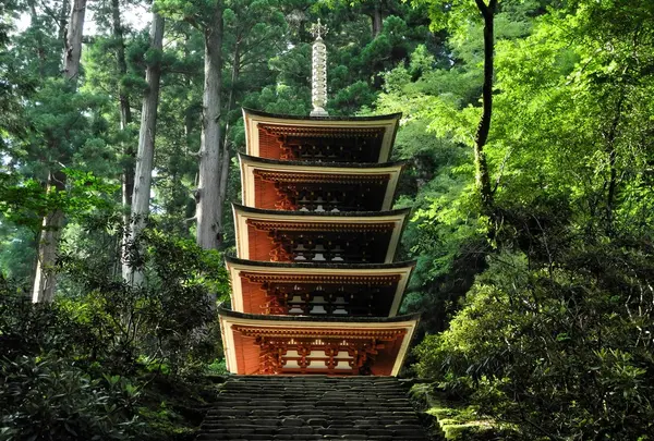 美しい五重塔