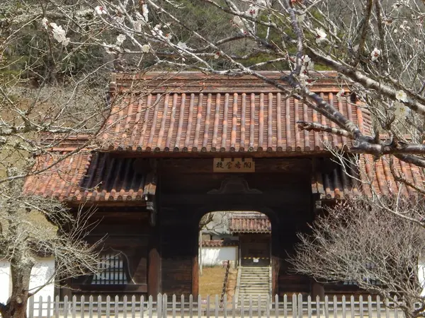 鶴鳴門（校門）