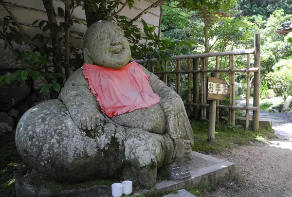 布袋様がどっかり