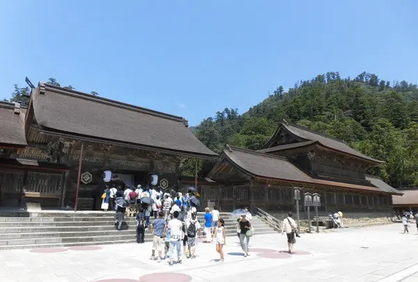 御本殿