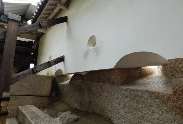 鉄砲狭間