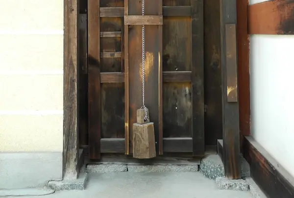 もしかして自動ドア？