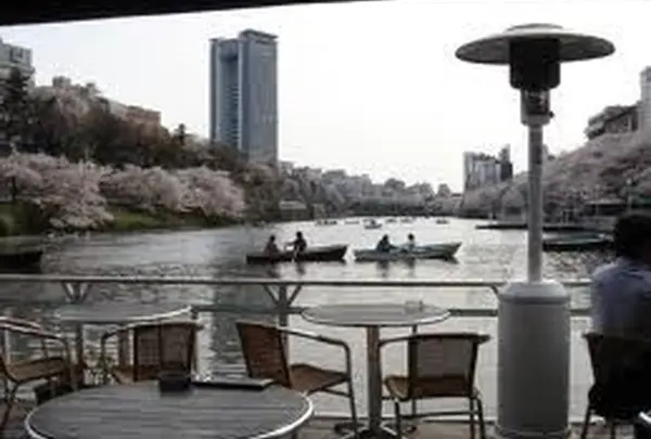 カナルカフェで楽しむ