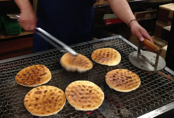 店内で焼いてました