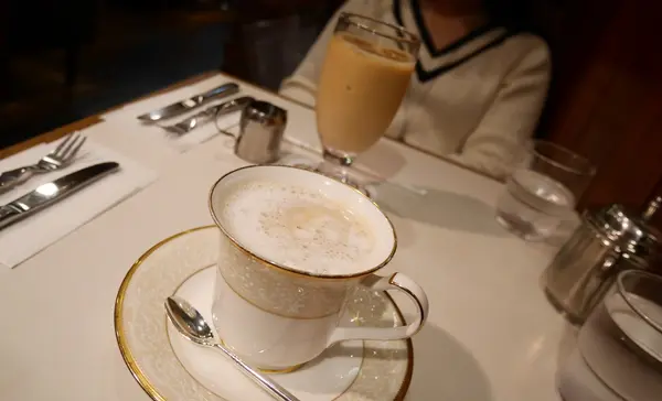 まずはコーヒーを。