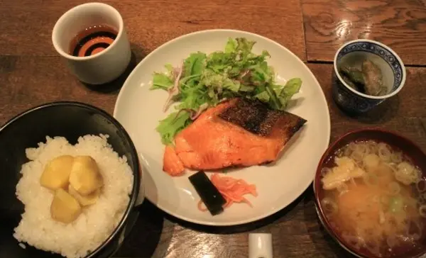 寄り付き料理