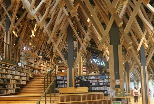 梼原町立図書館 （雲の上の図書館)