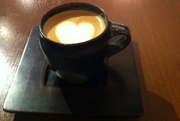 オデカフェでも唐津の器でカプチーノを