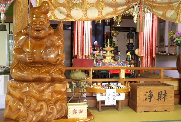 恵比寿様は触れます