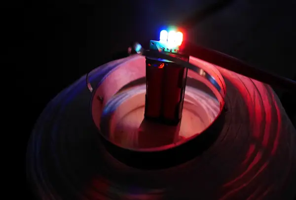 提灯の中は LEDが！