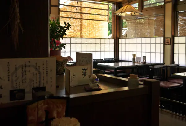 広めの開放的な店内