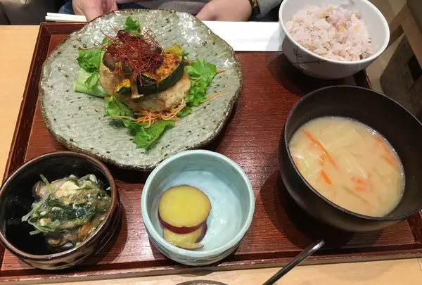 一汁三菜セッ豆腐ハンバーグ