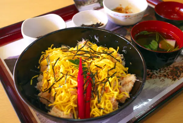 鉄橋定食が名物
