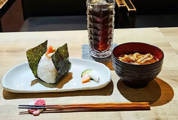おにぎりcafé 利さく