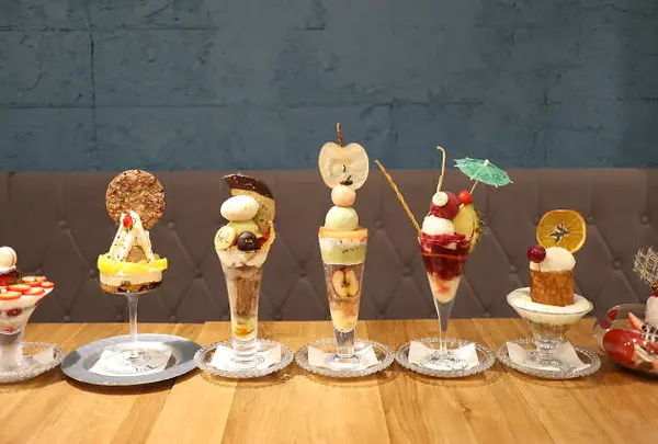 夜パフェ専門店パフェテリア ベル