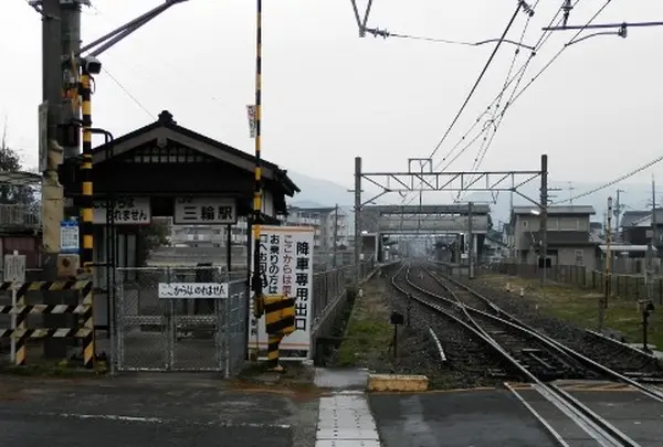 お正月には臨時改札口がオープンします！