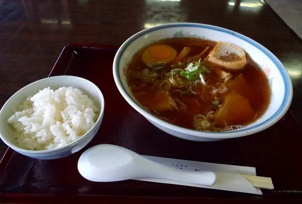 ラーメン半ライス
