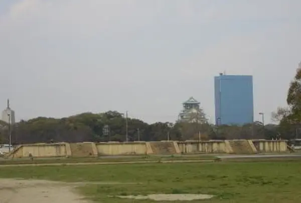 難波宮公園内