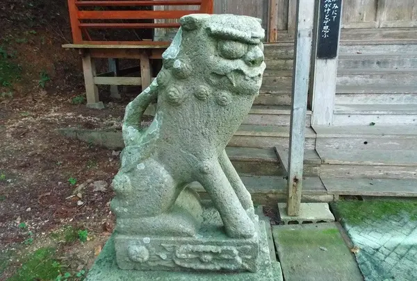 横から見ると