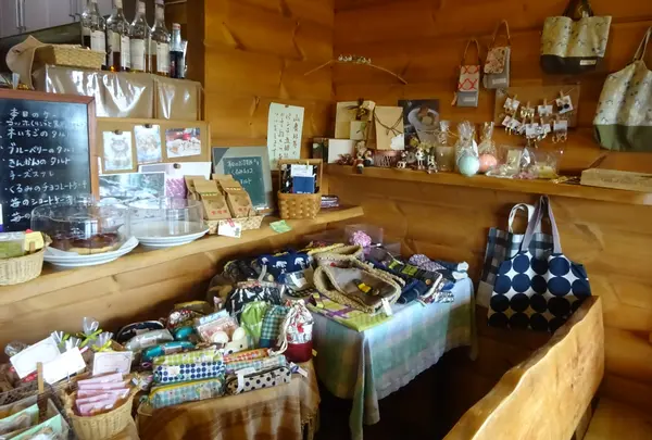 恋花亭の店内