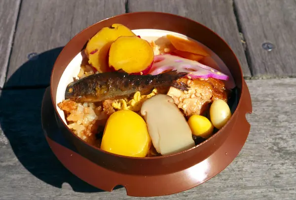 名物モンテの釜飯