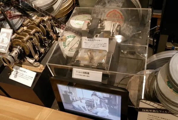 フィルム編集用の機材も展示保存されています