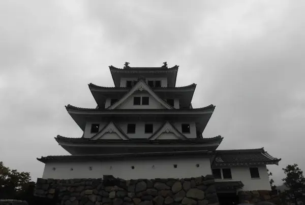 郡上八幡城を目の前に