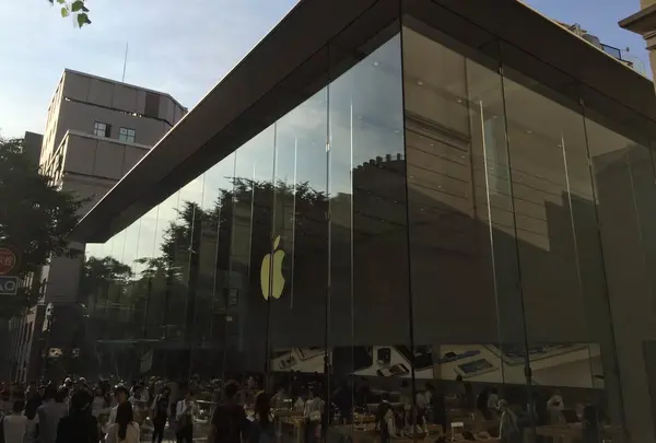 APPLE STORE 表参道