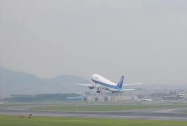 大阪国際空港