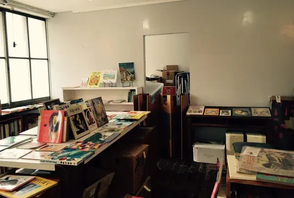 オヨヨ書林